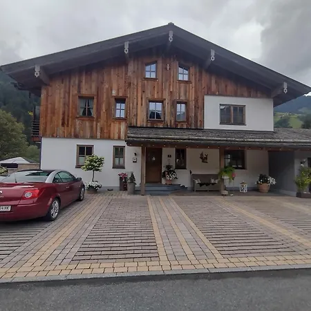 Lejlighed Cosy And Well Furnished House *